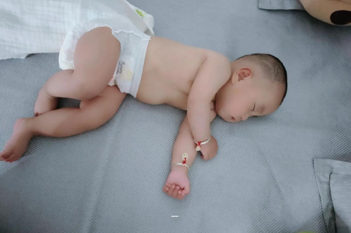 随县宝宝先长上牙还是下牙